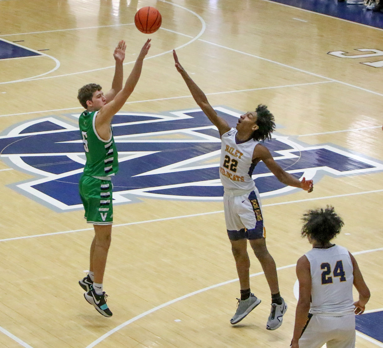 Valpo/SB Riley, boy's basketball regionals